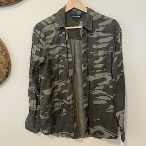Express camo button up